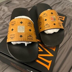 NEW Women MCM Visetos Slides. Original box with 2 dust bags. Color: Cognac.